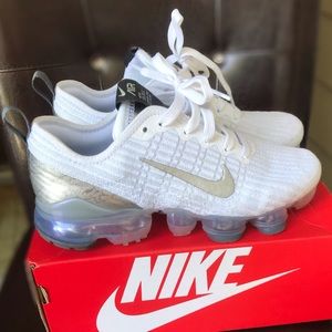 SALE, SALE, SALE!! Nike Air VaporMax FlyKnit 3